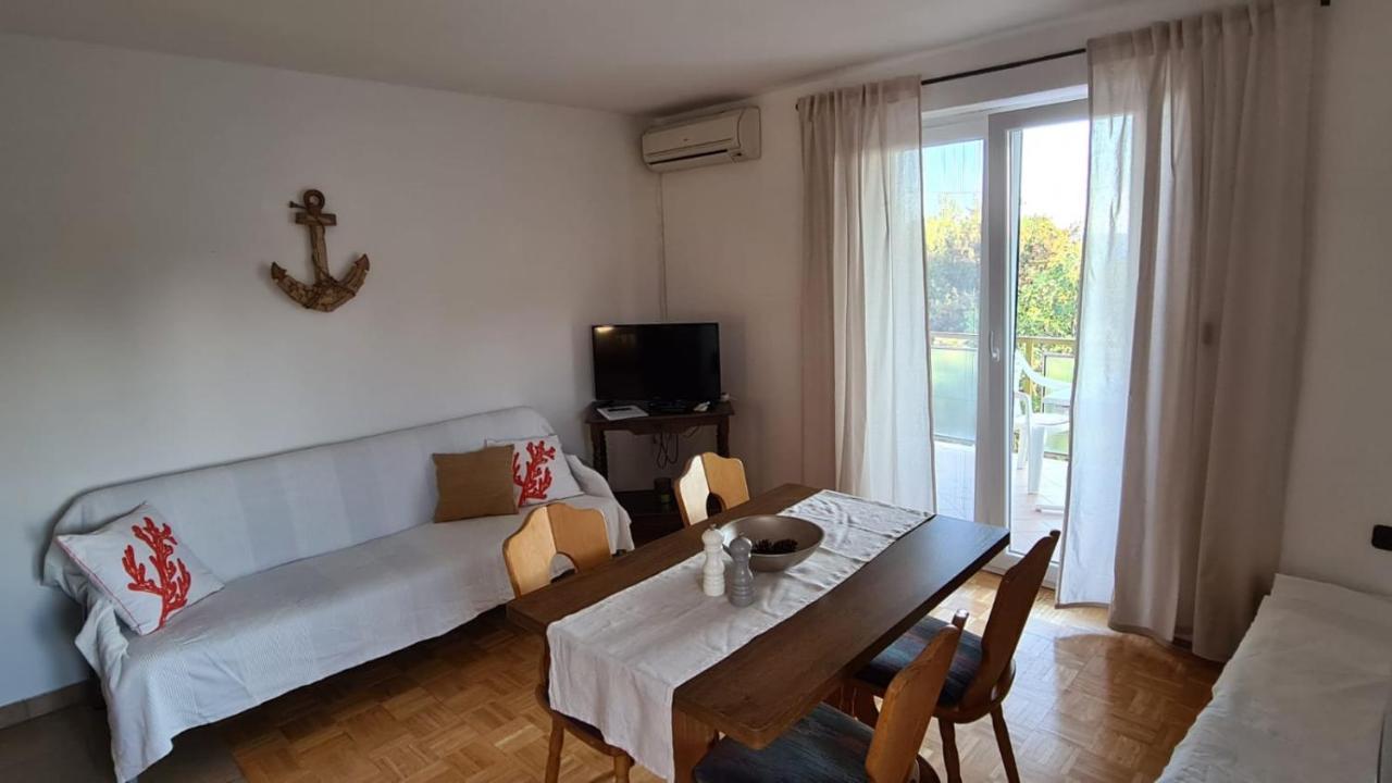 Apartmani Jelena Petrcane Exterior foto